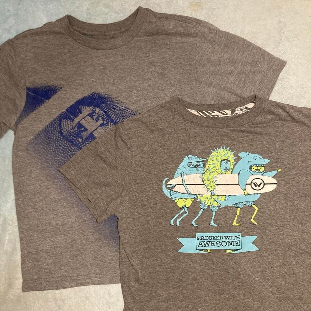 Boys size 7/8 Childrens Place Football, Surfing, Sharks, Grey t-shirt bundle